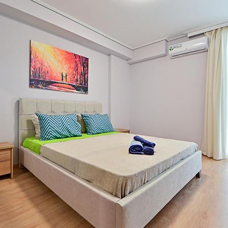 Cozy Apartment Located On The Piraeus Port Area Bagian luar foto