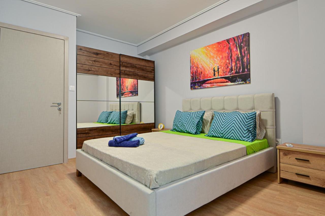 Cozy Apartment Located On The Piraeus Port Area Bagian luar foto