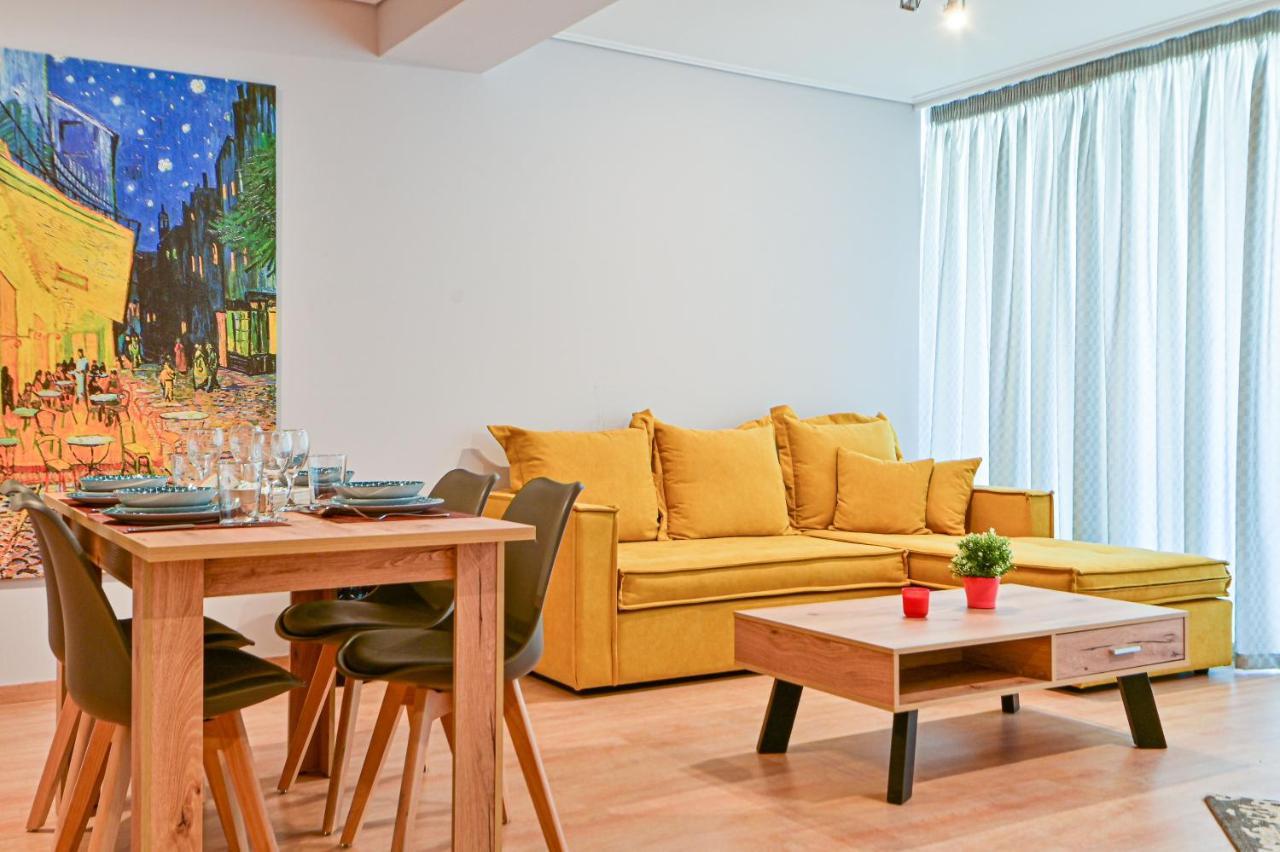 Cozy Apartment Located On The Piraeus Port Area Bagian luar foto
